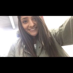 Meet your Posher, Alyssa